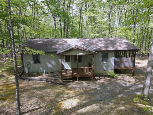 Namba Cabin - Pet Friendly, River Access, Grill, Wifi, Deck, Screen Porch, Family Friendly