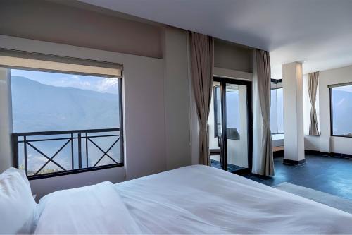 Nana Mountain Resort Mt Annapurna View