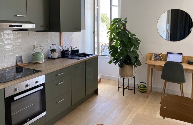 Nantes stay in this beautiful apartment for 3