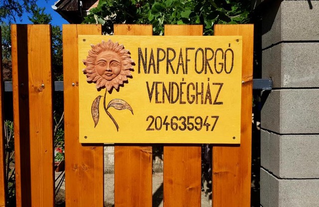 Napraforgó Vendégház