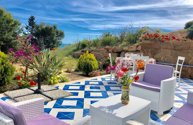 NARCISO by KlabHouse-2pax w/AC&terrace walk2beach