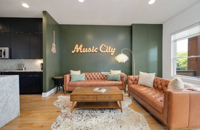 Nashvista Townhome- Downtown Views - 10 Comfy Beds