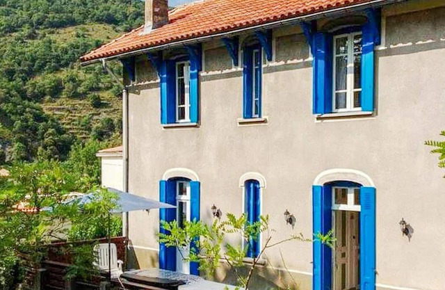 Natural and authentic cottage in beautiful surroundings.