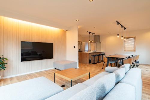 Natural Base 上富良野新築戸建て 駐車場3台 ファミリーオススメ マーケットすぐ