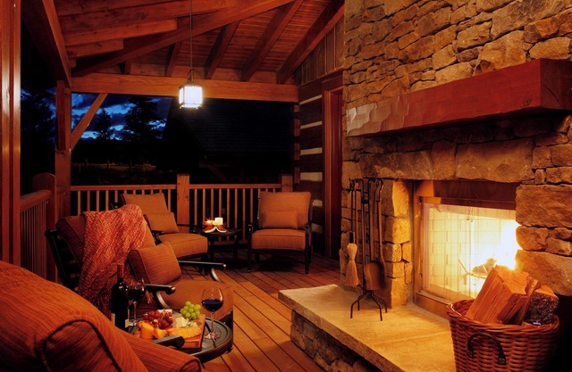 Nature-inspired luxury retreat w/gourmet kitchen, games room & private terrace