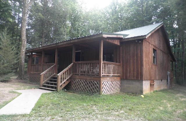 Nature & Privacy with Hot Tub, Fireplace, Firepit & Local outdoor activities!