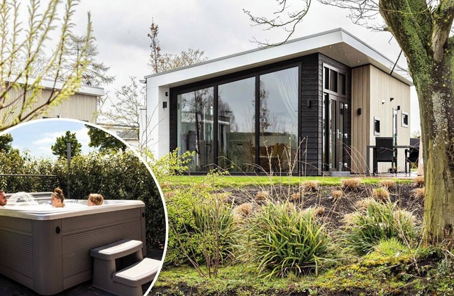 ✓ Natuurlodge at Park Westerkogge ✓ Holiday home for 4 people ✓ Located in Berkhout (North Holland) ✓ Waterfront holiday resort ✓ Book directly at the resort