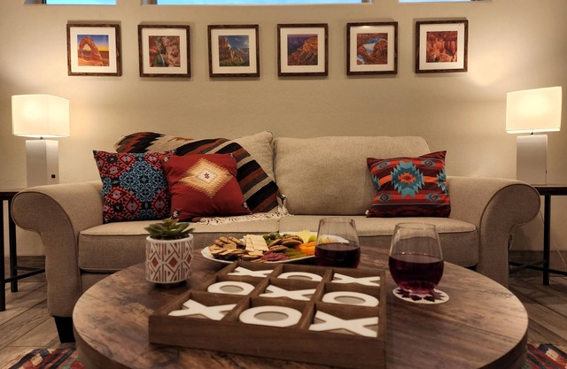 Navahouse w/Game Room, sleeps 6, by Antelope Canyon