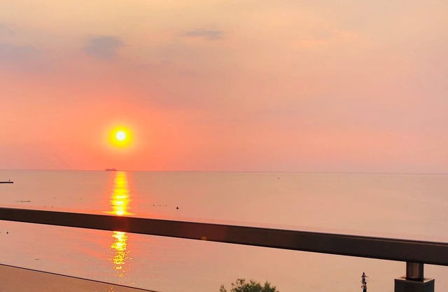 Navarino Luxe Suites with Sea View