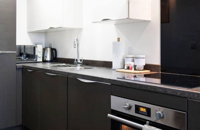 nCozy One-bed flat Near Airport