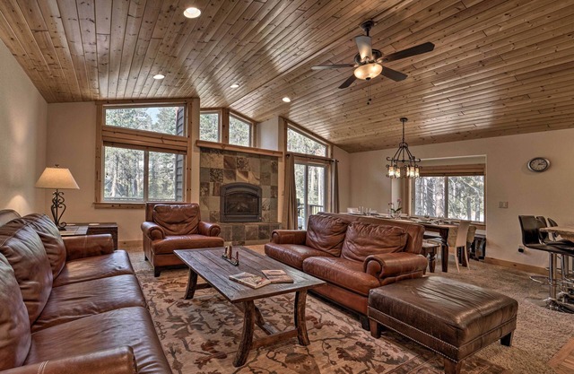 Near Donner Lake & Skiing: Soda Springs Cabin!