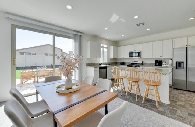 Near Empire Polo Field Coachella Vacation Rental