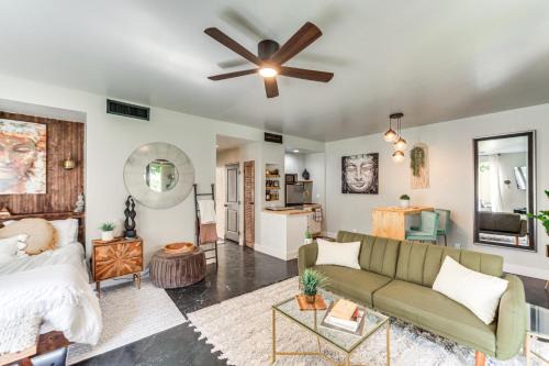 Near Golf Indian Wells Studio with Pool Access