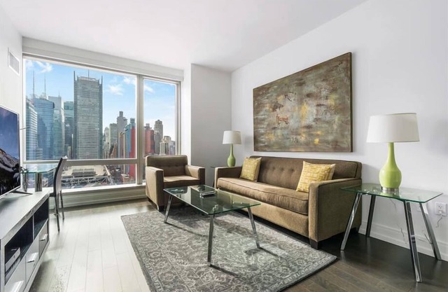 near Park Ave & East River 1 BR | in-unit Washer/D