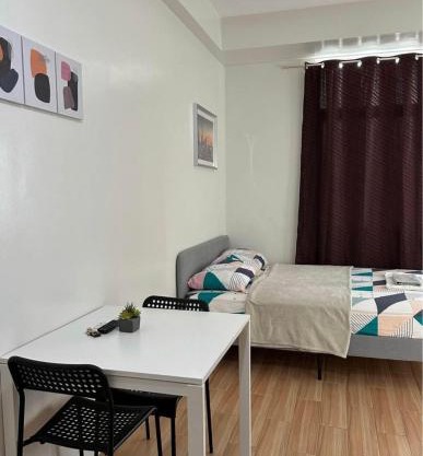 Neat Unit in Holland Park Southwoods