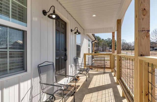 Need a break? Love to fish, boat or play golf? The White House is perfect.