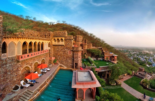 Neemrana Fort-Palace