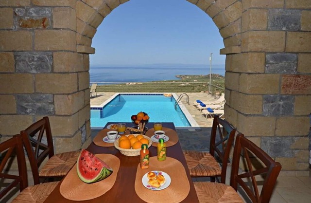 NEFELI, Luxury Stone Villa in Stoupa with Private Pool, BBQ and Amazing Sea View
