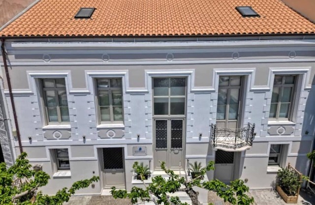 Neo-Classic Whole Property