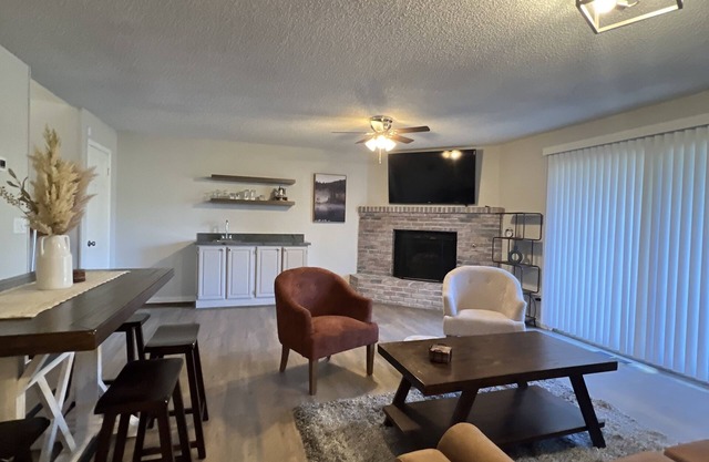 Nestled in the heart of all your outdoor adventures from hiking to skiing.