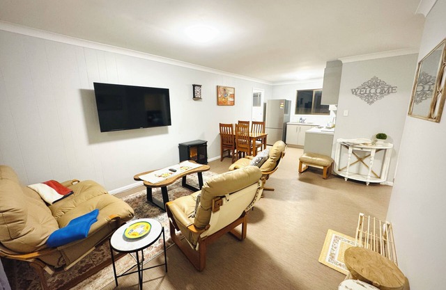 Nestled Next Door| Cozy Designer Unit, Peaceful, Close to everything