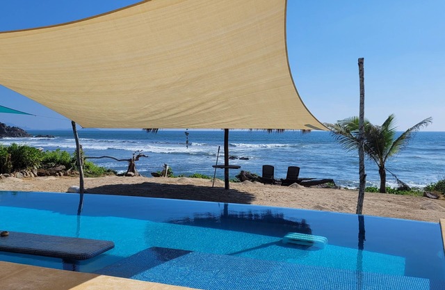 NEW 2-bedroom-Villa Cielito Lindo - Beach front infinity pool