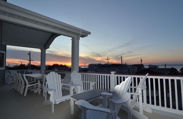 New 2019 Holgate (Beach Haven Inlet) 6 BRs Extensive Decks Sweeping Water Views