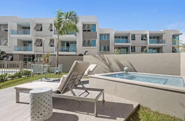 New 3 bed with private hot tub