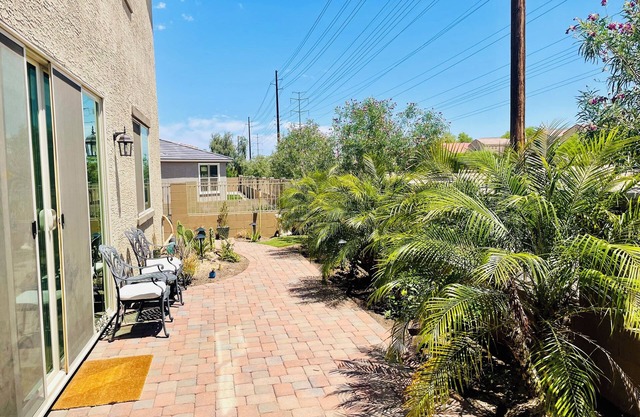 New 3-bedroom, 3-bath house near South Mountain Preserve