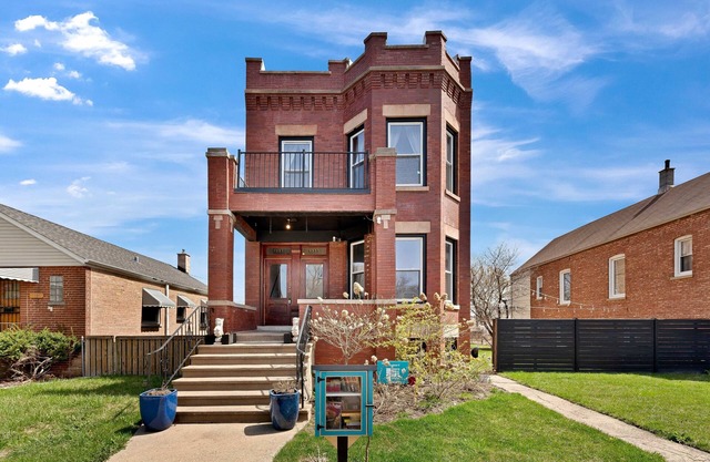 NEW! 6 Bed Whole House in Chicagolands Trendy Berwyn by AllSet Turnover