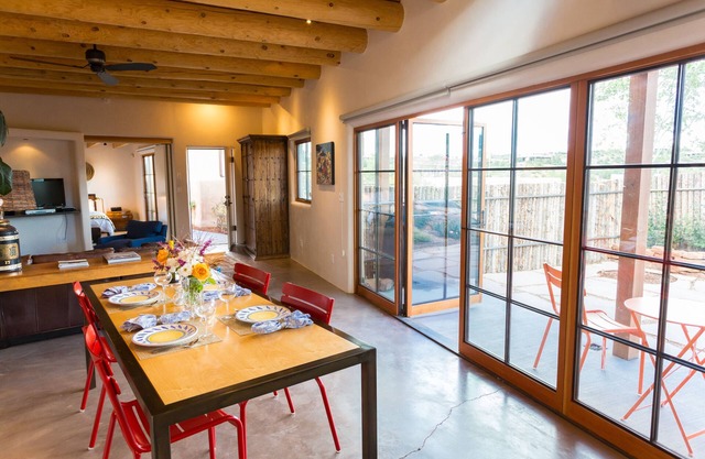 New and Modern; Historic District home with Ski Mtn Views, A/C, walk to Plaza