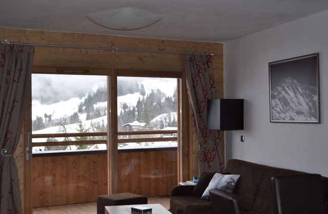 New apartment on the slopes, 2 bedrooms, sleeps 6 - 4*
