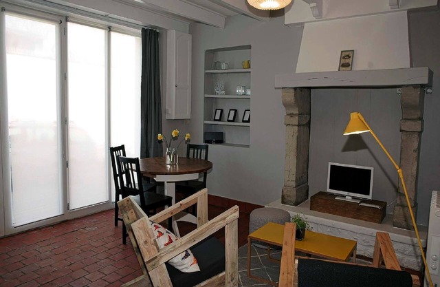 new apartment 40 m2 - ideal location 1 minute walk from the harbor