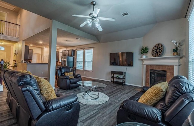 New Beautiful 4/BR Vacation Home