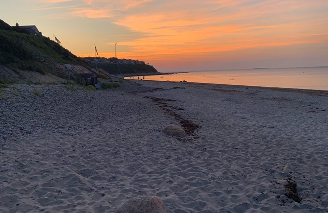 NEW- Boardwalk Beach Rental-Steps to private beach in Manomet, MASS