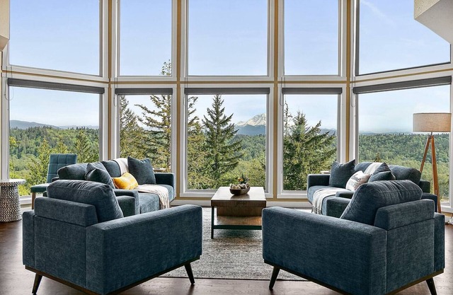 *New * Breathtaking property Epic Mt Rainier Views