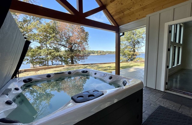 NEW BUILD! Luxury Cabin on Lake Bob Sandlin w/Hot Tub and Private Dock!