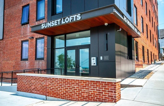 New building, fully equipped apt, steps to all Boston has to offer!