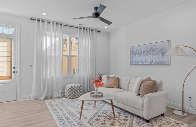 New Built Dreamy Designer's Retreat, Fire Pit, Office Desks