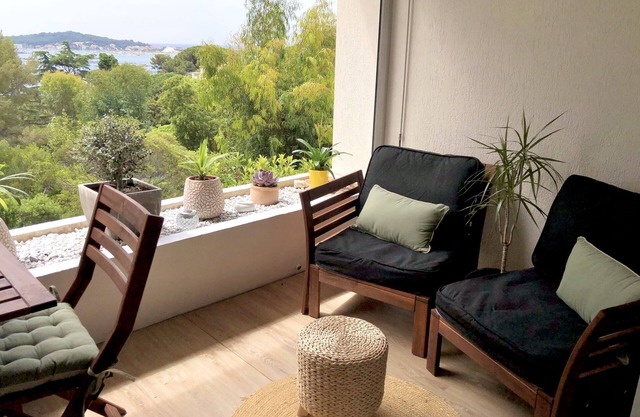 New - Charm & Quiet - TAMARIS, Sea view, Swimming pool