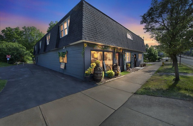 NEW! Charming 2BR Retreat in the Heart of Clarence