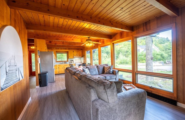 New Charming Chalet with Lake Winni Views