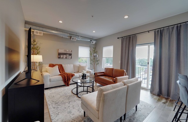 New Chic Condo in Pittsburgh