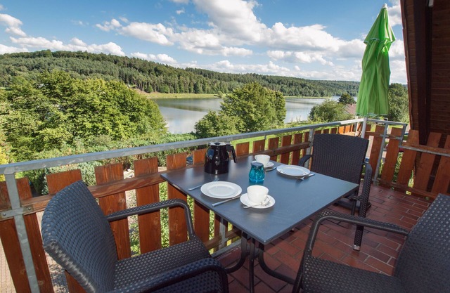 New! Comfortable apartment with lake view