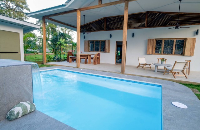 NEW Construction! AC Fiber Private Pool Walk to Beach!