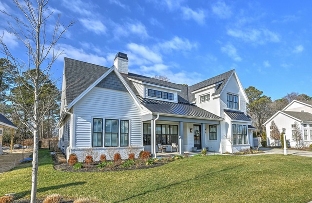 New Construction in-town Lewes with private pool!