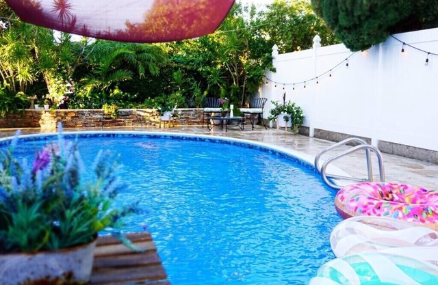 *NEW CONSTRUCTION* Sun Splashed 2b King bed w/pool by LAX, beaches, Disneyland.