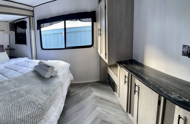 NEW + DELIGHTFUL 2 Bedroom Disney Camper/RV!