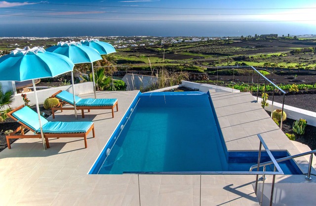New Deluxe Villa Via Lactea/Infinity, panoramic sea views, private heated pool.