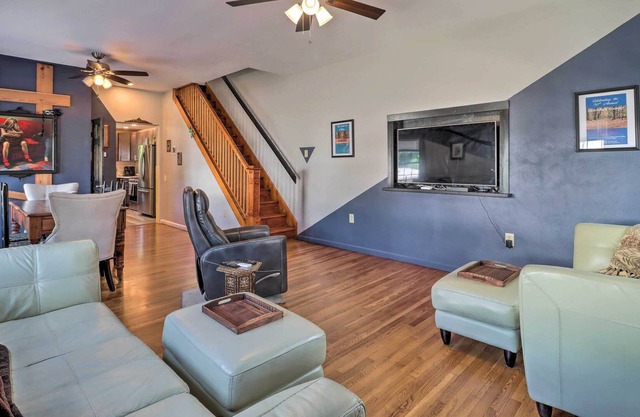 NEW! Dog-Friendly Jim Thorpe Townhome w/ Fire Pit!